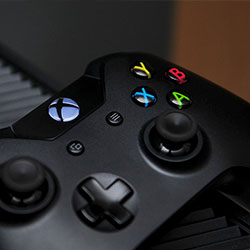 双人床上打扑克教程——在亲密时刻也能练就默契与欢笑